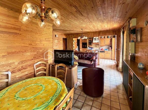 🏡 À VENDRE – MAISON 2 CHAMBRES AVEC JARDIN ET DÉPENDANCES À GOUSSAINVILLE

📍 Goussainville – 240 000 € FAI

Vous êtes à la recherche d’une maison avec un beau terrain, des dépendances et un fort potentiel d’aménagement ? Venez découvrir cette maison de 66 m² habitables, implantée sur une parcelle de 386 m².

🏠 UNE MAISON À RÉNOVER SELON VOS ENVIES
La maison se compose de :

• Une entrée
• Un salon / séjour offrant un espace de vie convivial
• Une cuisine équipée
• Un coin buanderie, pratique au quotidien
• Deux chambres
• Une salle de douche
• Un WC indépendant

La maison nécessite des travaux de rénovation et de modernisation, mais elle offre une base intéressante pour créer un intérieur à votre image.

🌳 UN EXTÉRIEUR AVEC DE NOMBREUSES POSSIBILITÉS
Vous profiterez d’un terrain de 386 m², idéal pour aménager un jardin, une terrasse, un espace repas extérieur ou un coin de détente.

La propriété bénéficie également de plusieurs espaces annexes particulièrement intéressants :

🚗 Un garage pour stationner ou stocker
🔨 Un grand appentis, offrant un important espace de rangement ou pouvant être exploité selon vos besoins
📦 Une cave

📍 UN EMPLACEMENT PRATIQUE
La maison est située à Goussainville, à proximité des commodités nécessaires au quotidien :

🛒 Commerces et services
🏫 Écoles et établissements scolaires
🚌 Transports en commun
🚆 Gare de Goussainville – RER D
🛣️ Accès rapide aux principaux axes routiers
✈️ Proximité de la plateforme aéroportuaire Paris-Charles-de-Gaulle

⭐ POURQUOI CETTE MAISON ?
✔️ 66 m² habitables
✔️ 2 chambres
✔️ Terrain de 386 m²
✔️ Garage
✔️ Grand appentis
✔️ Cave
✔️ Cuisine équipée
✔️ Maison à rénover et personnaliser
✔️ Nombreuses possibilités d’aménagement

💰 PRIX : 240 000 € FAI

👉 Une maison idéale pour un premier achat, un projet familial ou un investissement avec travaux.

📞 Contactez-moi pour obtenir davantage d’informations et organiser une visite