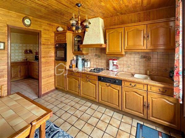 🏡 À VENDRE – MAISON 2 CHAMBRES AVEC JARDIN ET DÉPENDANCES À GOUSSAINVILLE

📍 Goussainville – 240 000 € FAI

Vous êtes à la recherche d’une maison avec un beau terrain, des dépendances et un fort potentiel d’aménagement ? Venez découvrir cette maison de 66 m² habitables, implantée sur une parcelle de 386 m².

🏠 UNE MAISON À RÉNOVER SELON VOS ENVIES
La maison se compose de :

• Une entrée
• Un salon / séjour offrant un espace de vie convivial
• Une cuisine équipée
• Un coin buanderie, pratique au quotidien
• Deux chambres
• Une salle de douche
• Un WC indépendant

La maison nécessite des travaux de rénovation et de modernisation, mais elle offre une base intéressante pour créer un intérieur à votre image.

🌳 UN EXTÉRIEUR AVEC DE NOMBREUSES POSSIBILITÉS
Vous profiterez d’un terrain de 386 m², idéal pour aménager un jardin, une terrasse, un espace repas extérieur ou un coin de détente.

La propriété bénéficie également de plusieurs espaces annexes particulièrement intéressants :

🚗 Un garage pour stationner ou stocker
🔨 Un grand appentis, offrant un important espace de rangement ou pouvant être exploité selon vos besoins
📦 Une cave

📍 UN EMPLACEMENT PRATIQUE
La maison est située à Goussainville, à proximité des commodités nécessaires au quotidien :

🛒 Commerces et services
🏫 Écoles et établissements scolaires
🚌 Transports en commun
🚆 Gare de Goussainville – RER D
🛣️ Accès rapide aux principaux axes routiers
✈️ Proximité de la plateforme aéroportuaire Paris-Charles-de-Gaulle

⭐ POURQUOI CETTE MAISON ?
✔️ 66 m² habitables
✔️ 2 chambres
✔️ Terrain de 386 m²
✔️ Garage
✔️ Grand appentis
✔️ Cave
✔️ Cuisine équipée
✔️ Maison à rénover et personnaliser
✔️ Nombreuses possibilités d’aménagement

💰 PRIX : 240 000 € FAI

👉 Une maison idéale pour un premier achat, un projet familial ou un investissement avec travaux.

📞 Contactez-moi pour obtenir davantage d’informations et organiser une visite