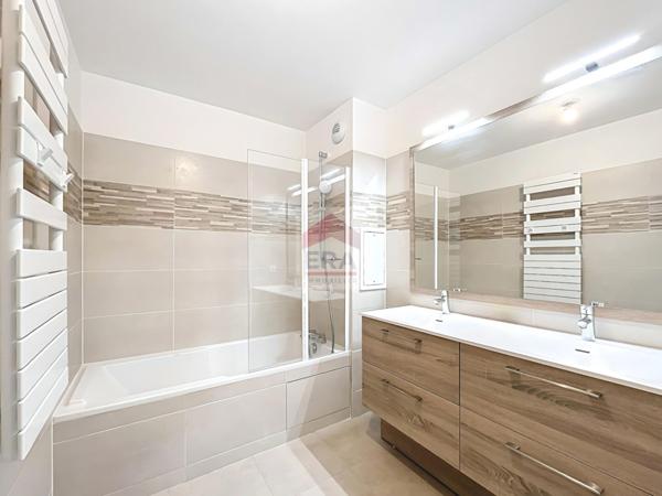 Appartement Suresnes 3 pièce(s) 61 m2