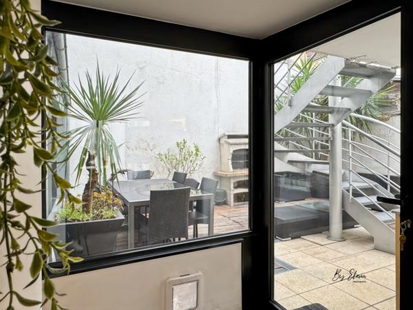 LOFT, LOCAL PROFESSIONNEL MIXTE & CRÉATIF — STUDIO PHOTO OU ATELIER, ESPACE PRO INDÉPENDANT, PATIO, VOLUMES SPECTACULAIRES AVEC HABITATION INTEGREE