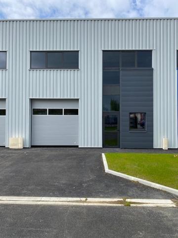 LOCAUX D'ACTIVITE A VENDRE A PARTIR DE 273.50 m² environ à La Chapelle Sur Erdre