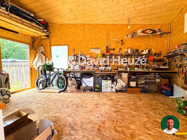 Maison
         5 pièces
        - 140 m² 930 000 € *