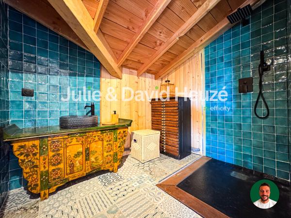 Maison
         5 pièces
        - 140 m² 930 000 € *