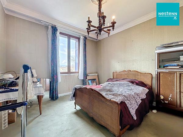 Grande maison familiale à Sury Le Comtal avec 4 chambres sur une parcelle de 1982 m²