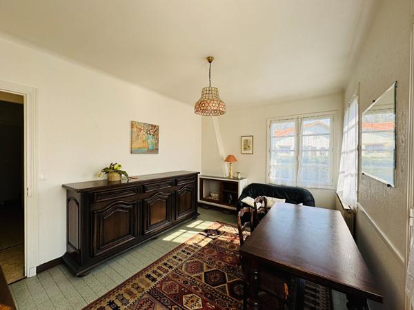 MAISON DE CARACTERE A RAFRAICHIR - PROCHE PONTAILLAC