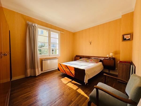 MAISON DE CARACTERE A RAFRAICHIR - PROCHE PONTAILLAC