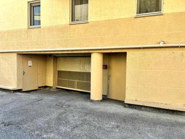 Garage / Box de 13m² sur l'avenue Jean Moulin - Hyères