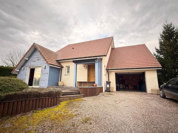 Maison de 2006 de 157 m2, 4 ch, garage et terrain.