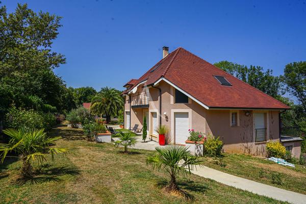 Gan Maison 7 pièces - 4 chambres et bureau - Garage, carport, Piscine terrain et bois - Calme