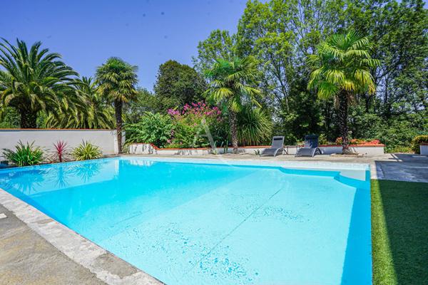 Gan Maison 7 pièces - 4 chambres et bureau - Garage, carport, Piscine terrain et bois - Calme