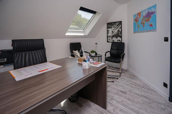 Gan Maison 7 pièces - 4 chambres et bureau - Garage, carport, Piscine terrain et bois - Calme