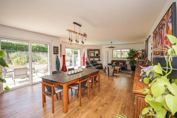 Gan Maison 7 pièces - 4 chambres et bureau - Garage, carport, Piscine terrain et bois - Calme