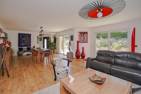 Gan Maison 7 pièces - 4 chambres et bureau - Garage, carport, Piscine terrain et bois - Calme