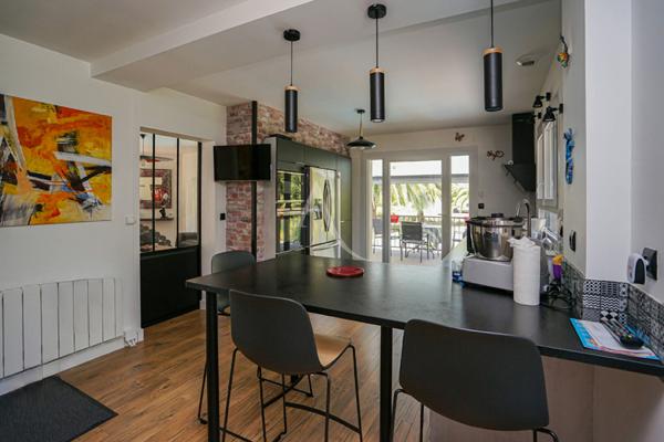 Gan Maison 7 pièces - 4 chambres et bureau - Garage, carport, Piscine terrain et bois - Calme