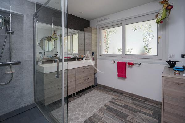 Gan Maison 7 pièces - 4 chambres et bureau - Garage, carport, Piscine terrain et bois - Calme