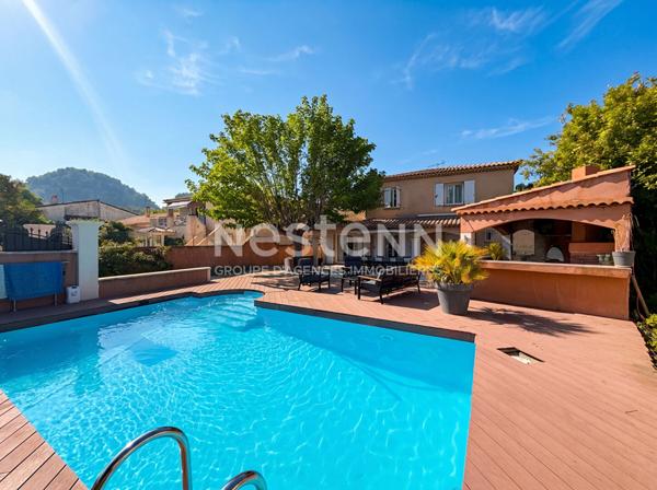 Maison 130 m² avec piscine, séjour 70 m² et vue dégagée à Collevielle Biver