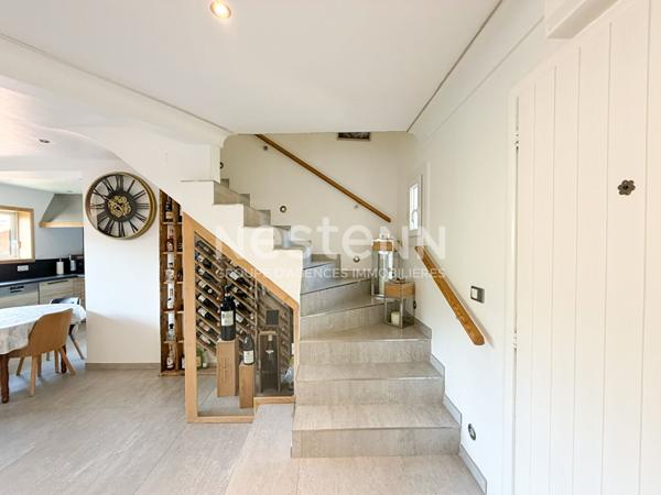 Maison 130 m² avec piscine, séjour 70 m² et vue dégagée à Collevielle Biver