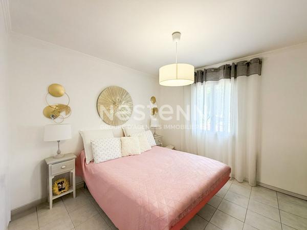 Maison 130 m² avec piscine, séjour 70 m² et vue dégagée à Collevielle Biver