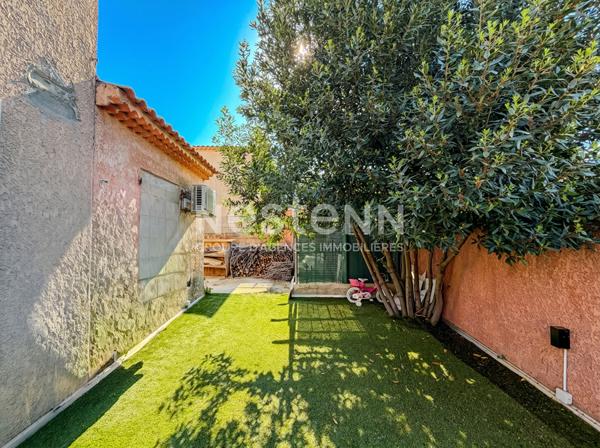 Maison 130 m² avec piscine, séjour 70 m² et vue dégagée à Collevielle Biver