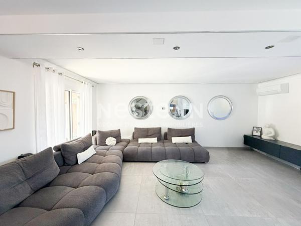 Maison 130 m² avec piscine, séjour 70 m² et vue dégagée à Collevielle Biver