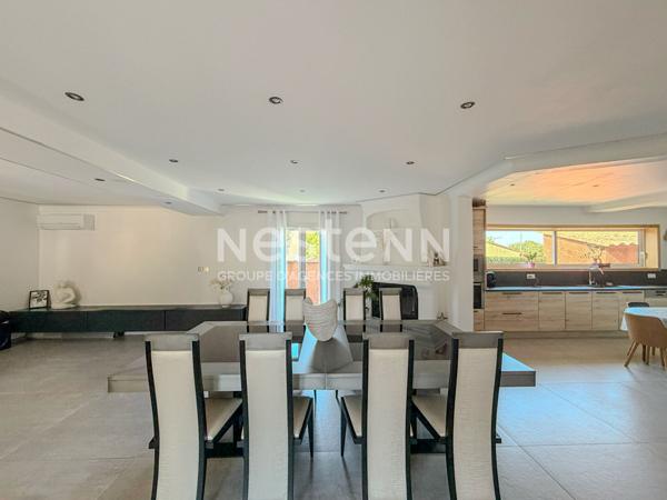 Maison 130 m² avec piscine, séjour 70 m² et vue dégagée à Collevielle Biver