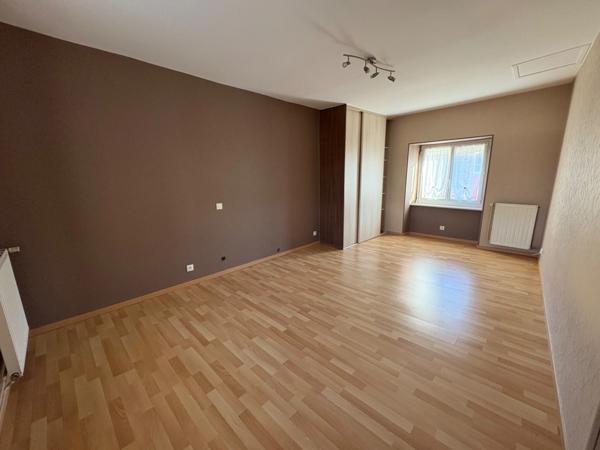 Maison en pierre et masse, rénovée, au calme et sans vis-à-vis – 135 m² –Bourgvallées (50)