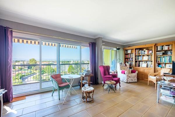 Appartement à vendre 288 640 € Bron 6 p 117,7 m² DPE E