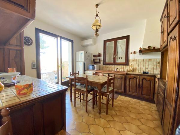 Maison de Plain-pied à Ceyreste 100 M2 Cœur de Village - 1135 M2 de terrain