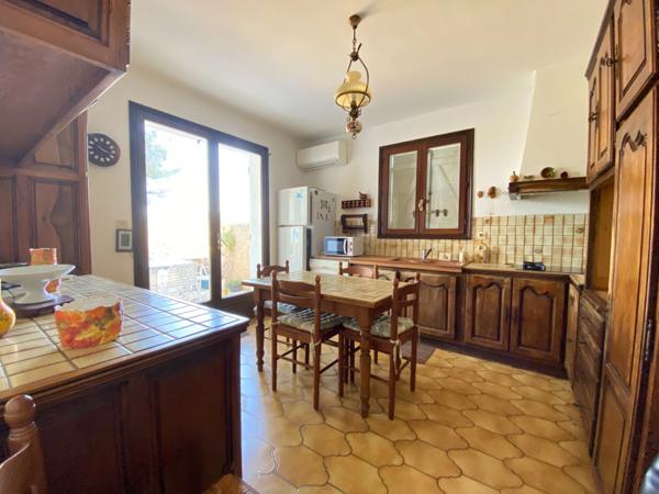 Maison de Plain-pied à Ceyreste 100 M2 Cœur de Village - 1135 M2 de terrain