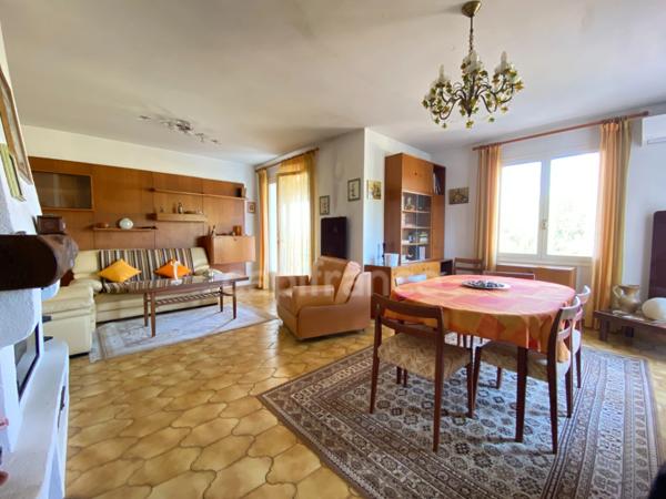 Maison de Plain-pied à Ceyreste 100 M2 Cœur de Village - 1135 M2 de terrain