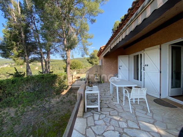 Maison de Plain-pied à Ceyreste 100 M2 Cœur de Village - 1135 M2 de terrain