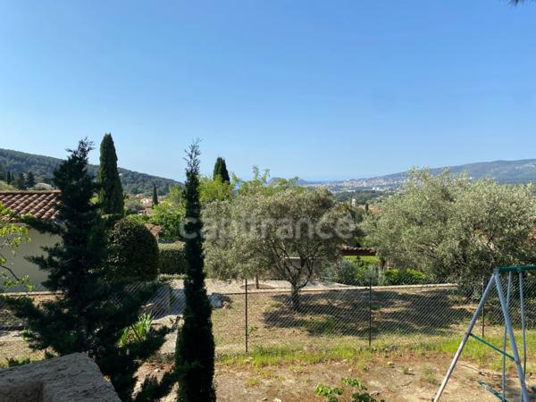 Maison de Plain-pied à Ceyreste 100 M2 Cœur de Village - 1135 M2 de terrain