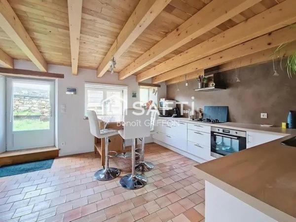 MAISON ATYPIQUE RÉNOVÉE – CHARME ET CONFORT AU RENDEZ-VOUS