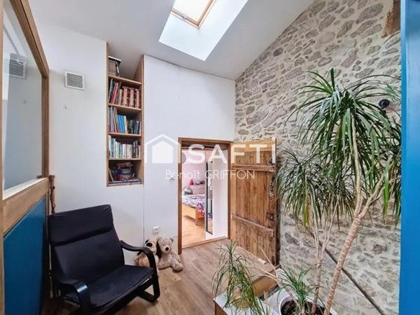 MAISON ATYPIQUE RÉNOVÉE – CHARME ET CONFORT AU RENDEZ-VOUS