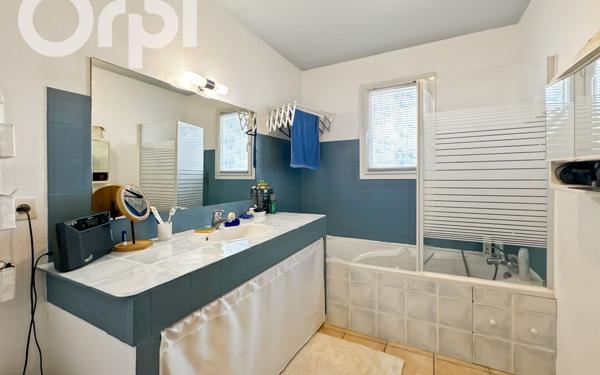 Maison à vendre    5 pièces •  Aubenas