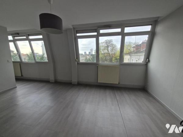 APPARTEMENT T2 AVEC PARKING & CAVE 