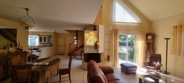 Maison - 6 pièces - 200 m²