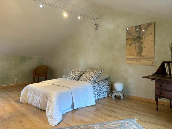 Maison à vendre    6 pièces •  Saint-Marcel-d'Ardèche