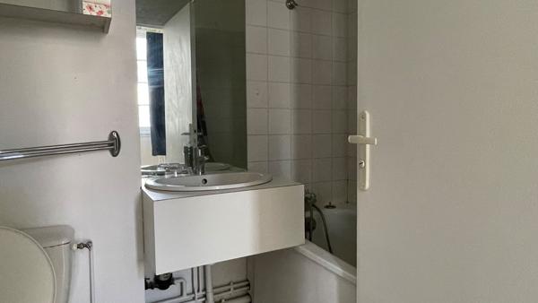 LA ROCHELLE ? T1 DE CHARME EN HYPER-CENTRE, PROCHE DU VIEUX-PORT  La rochelle