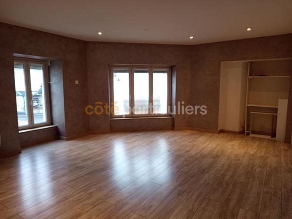 Location Appartement150 m² - 5 Pièces - LE MAY SUR EVRE (49122)