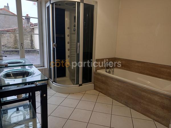 Location Appartement150 m² - 5 Pièces - LE MAY SUR EVRE (49122)