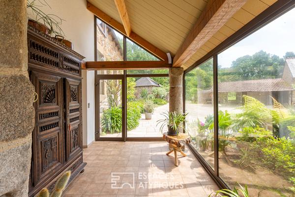 Domaine en pierres dans voie privée à ST BRIEUC et 10 000 m2 de jardin dont constructible en partie.