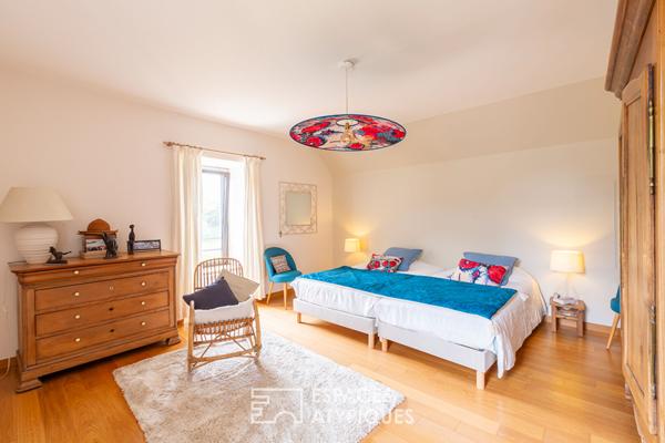 Domaine en pierres dans voie privée à ST BRIEUC et 10 000 m2 de jardin dont constructible en partie.