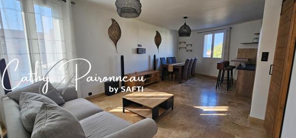 Bel espace de vie et lumineux