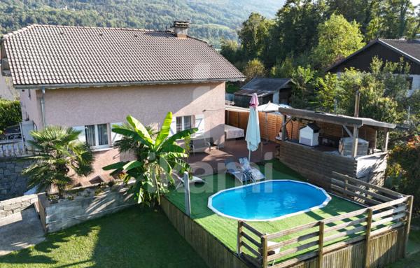 Maison de standing à Gilly-sur-Isère   Piscine, terrasse et grand jardin !