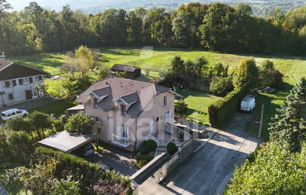 Maison de standing à Gilly-sur-Isère   Piscine, terrasse et grand jardin !