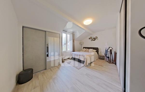 Maison de standing à Gilly-sur-Isère   Piscine, terrasse et grand jardin !