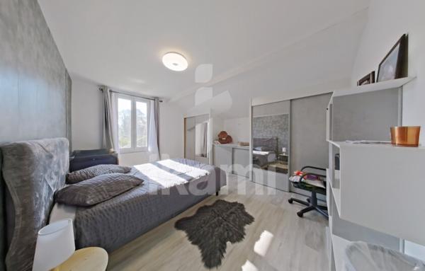 Maison de standing à Gilly-sur-Isère   Piscine, terrasse et grand jardin !