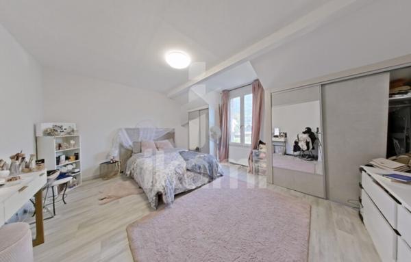 Maison de standing à Gilly-sur-Isère   Piscine, terrasse et grand jardin !