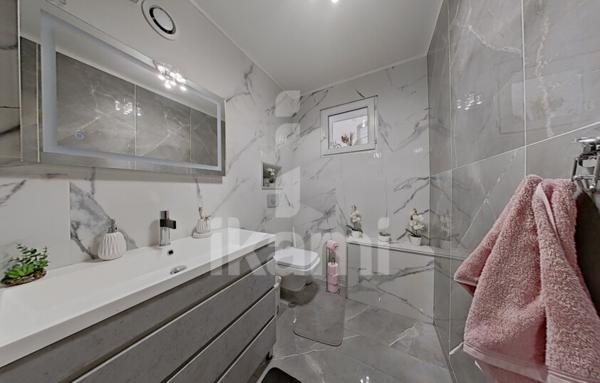 Maison de standing à Gilly-sur-Isère   Piscine, terrasse et grand jardin !